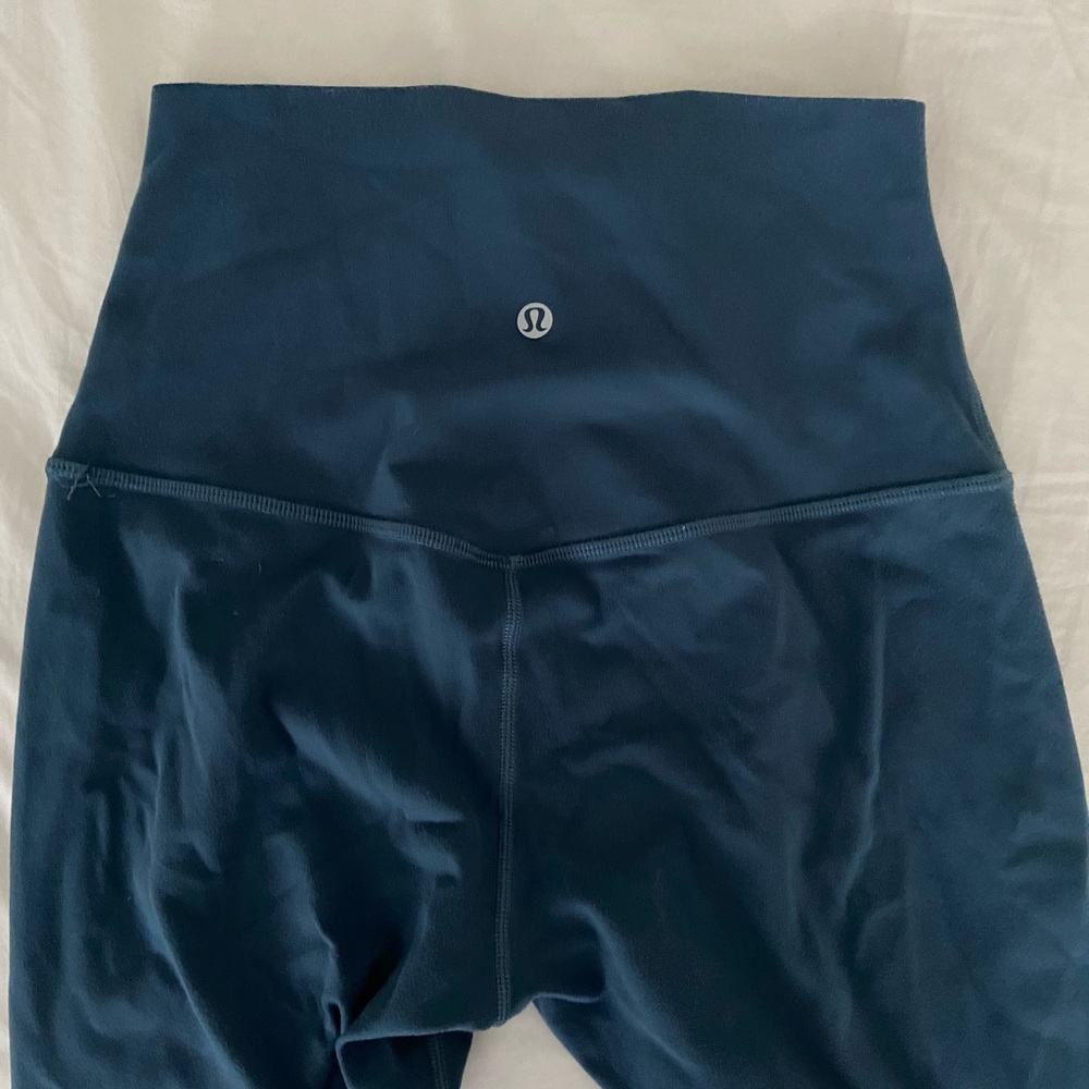 lululemon aligns size 6